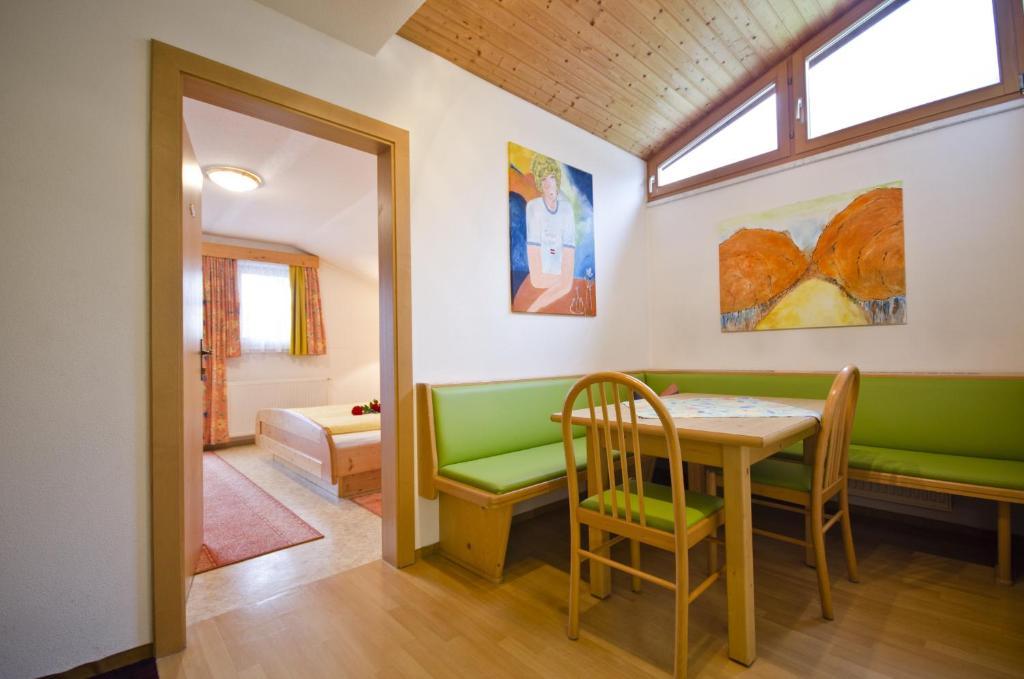 Apart-Pension Wasserfall Neustift im Stubaital Kamer foto
